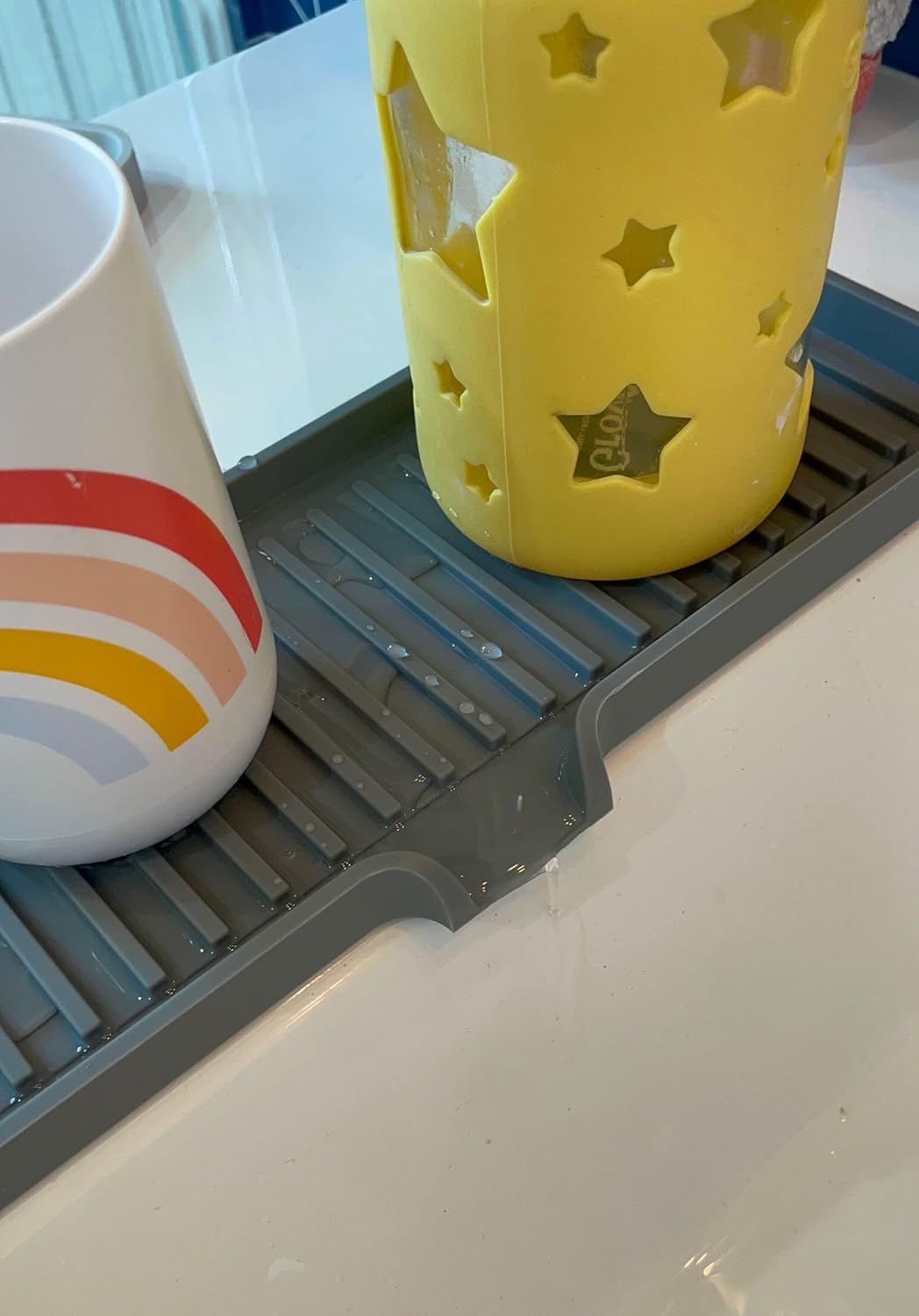 Happitasa Silicone Soap Dish Tray and Sponge Holder with Drain Chute | Bathroom and Kitchen Sink Organizer Caddy (Dark Chocolate, 12"x4", 7.4 Ounces)